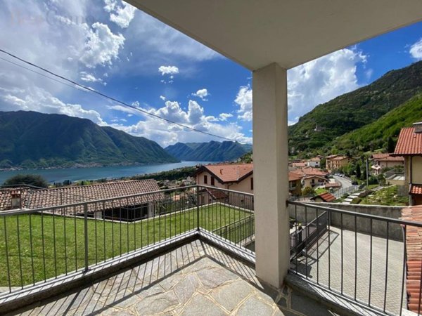 appartamento in vendita a Tremezzina in zona Molgisio
