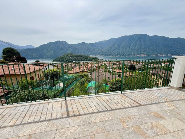 appartamento in vendita a Tremezzina in zona Lenno