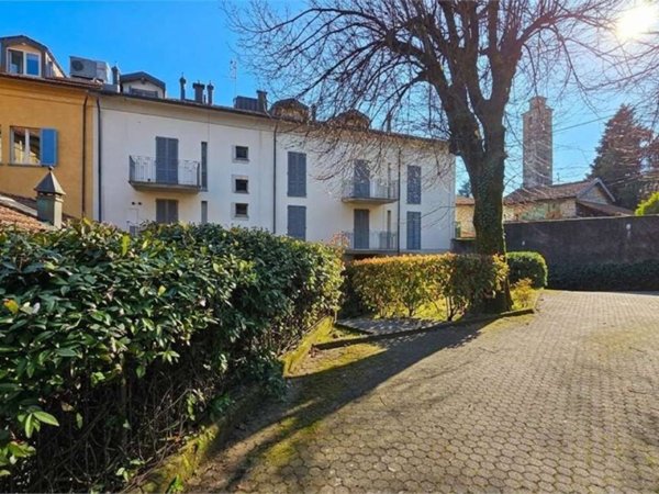 appartamento in vendita a Tremezzina in zona Lenno