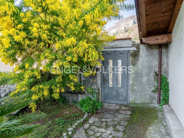 casa indipendente in vendita a Tremezzina in zona Ossuccio