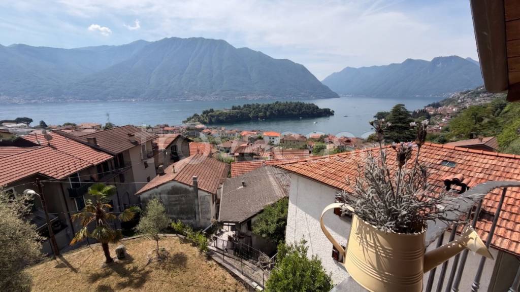 casa indipendente in vendita a Tremezzina in zona Isola Comacina