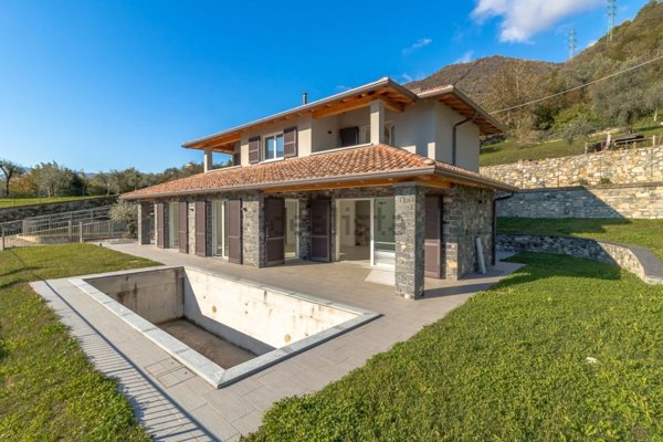 casa indipendente in vendita a Tremezzina in zona Lenno