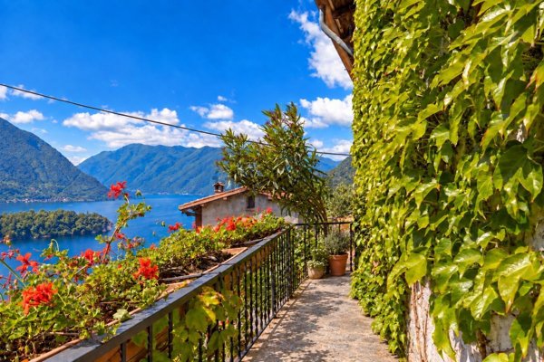 casa indipendente in vendita a Tremezzina in zona Ossuccio