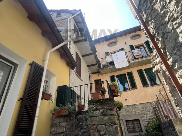 casa indipendente in vendita a Tremezzina in zona Lenno