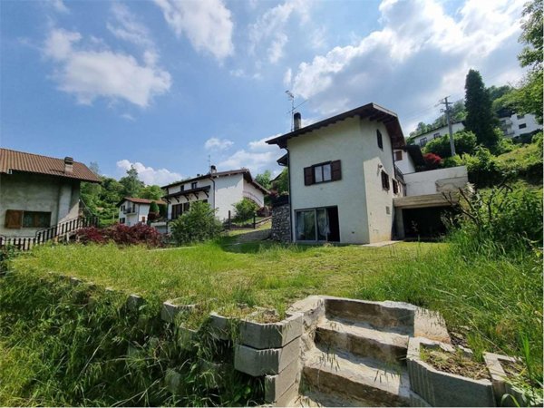 appartamento in vendita ad Alta Valle Intelvi in zona Pellio Intelvi