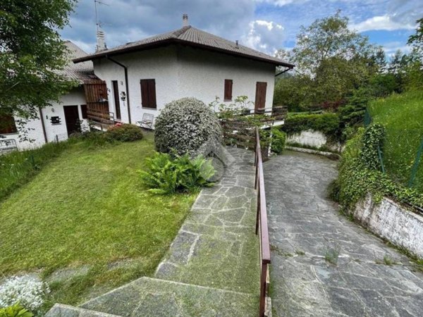 appartamento in vendita ad Alta Valle Intelvi in zona Pellio Intelvi