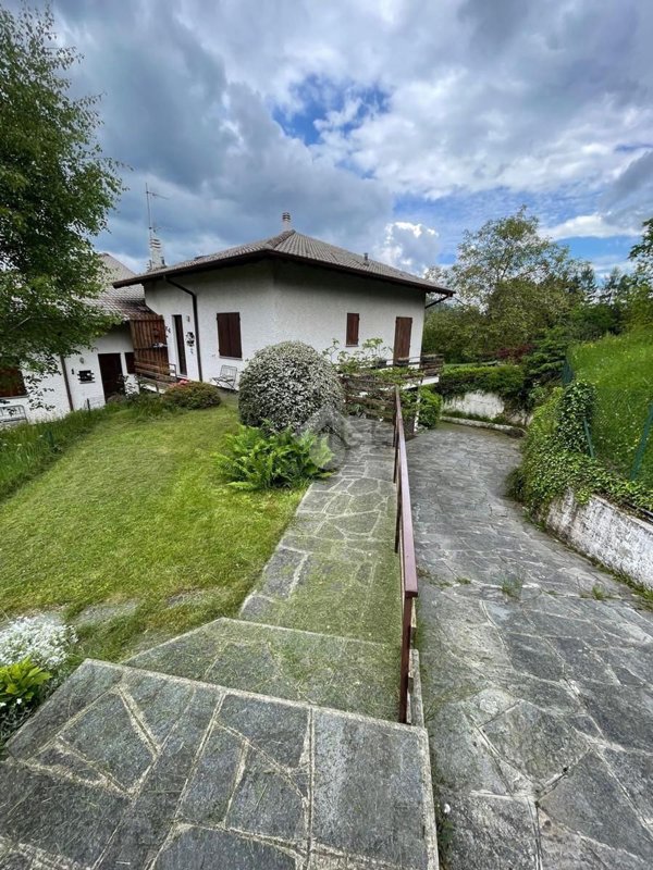 casa indipendente in vendita ad Alta Valle Intelvi