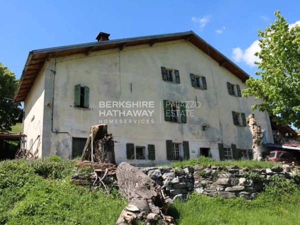 casa indipendente in vendita ad Alta Valle Intelvi in zona Lanzo d'Intelvi