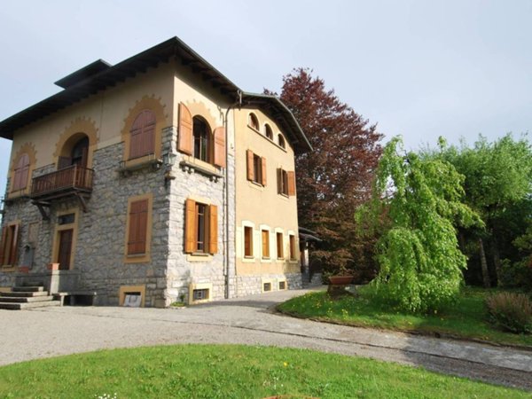 casa indipendente in vendita ad Alta Valle Intelvi