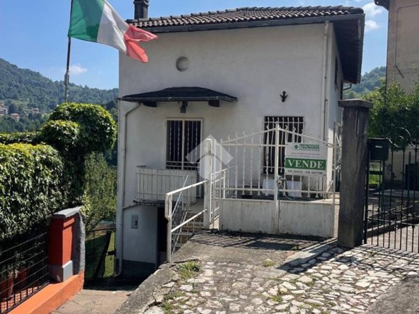casa indipendente in vendita ad Alta Valle Intelvi