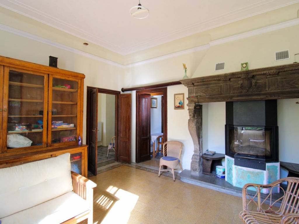 casa indipendente in vendita ad Alta Valle Intelvi in zona Pellio Intelvi