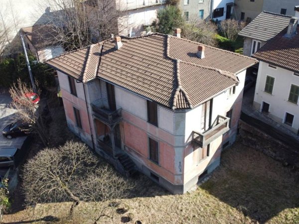 casa indipendente in vendita ad Alta Valle Intelvi in zona Pellio Intelvi