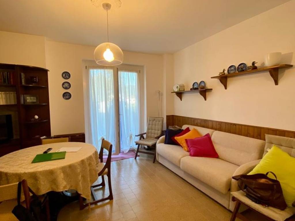 appartamento in vendita ad Alta Valle Intelvi in zona Lanzo d'Intelvi
