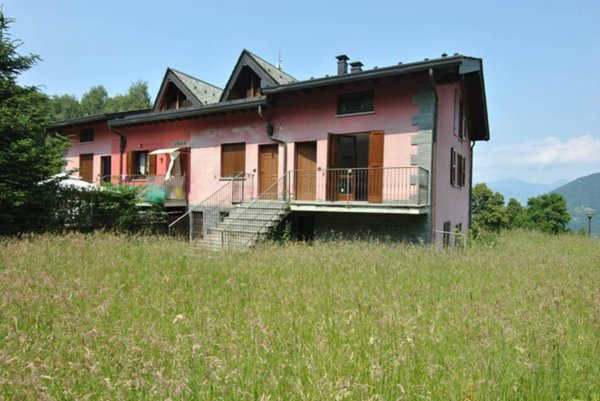 casa indipendente in vendita ad Alta Valle Intelvi in zona Lanzo d'Intelvi
