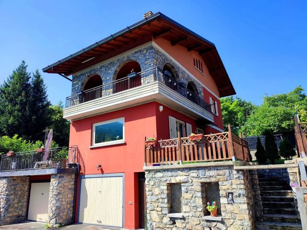 casa indipendente in vendita ad Alta Valle Intelvi in zona Pellio Intelvi