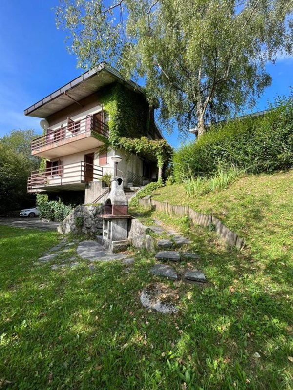 casa indipendente in vendita ad Alta Valle Intelvi in zona Lanzo d'Intelvi