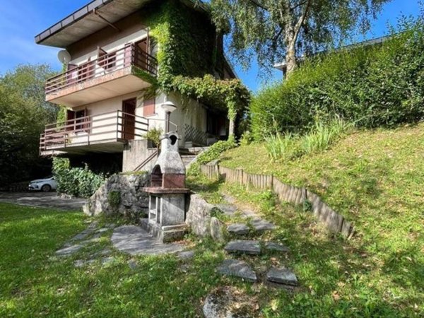 casa indipendente in vendita ad Alta Valle Intelvi in zona Lanzo d'Intelvi