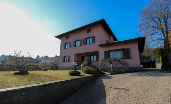 casa indipendente in vendita ad Alta Valle Intelvi