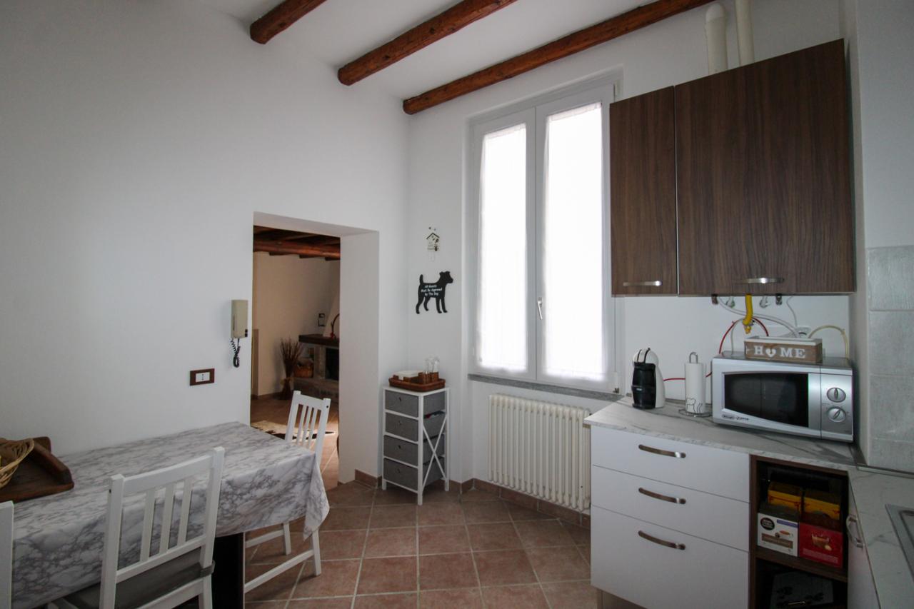 appartamento in vendita ad Alta Valle Intelvi in zona Ramponio Verna