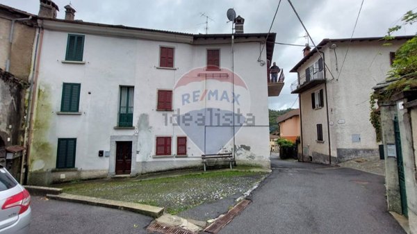 appartamento in vendita ad Alta Valle Intelvi in zona Scaria