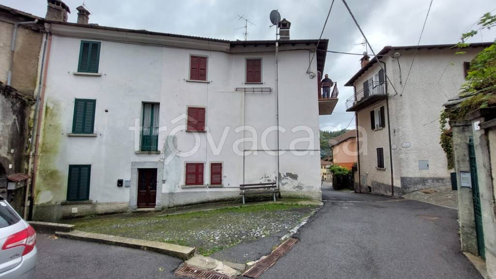 appartamento in vendita ad Alta Valle Intelvi in zona Scaria