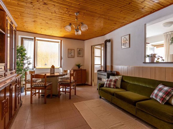 appartamento in vendita ad Alta Valle Intelvi in zona Lanzo d'Intelvi