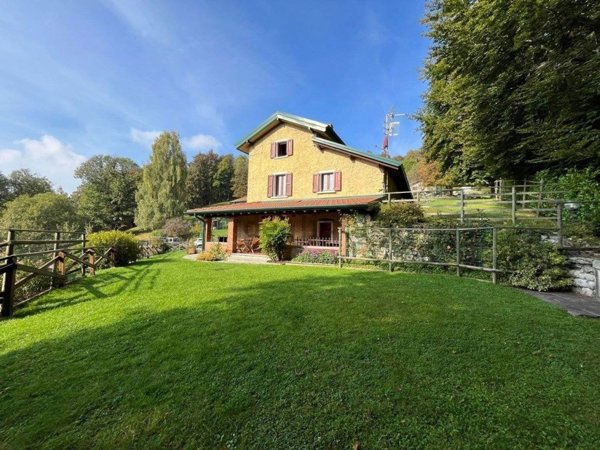 casa indipendente in vendita ad Alta Valle Intelvi in zona Lanzo d'Intelvi