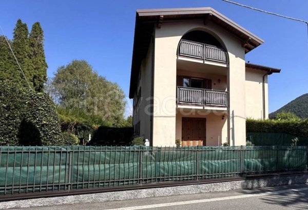 appartamento in vendita ad Alta Valle Intelvi in zona Lanzo d'Intelvi