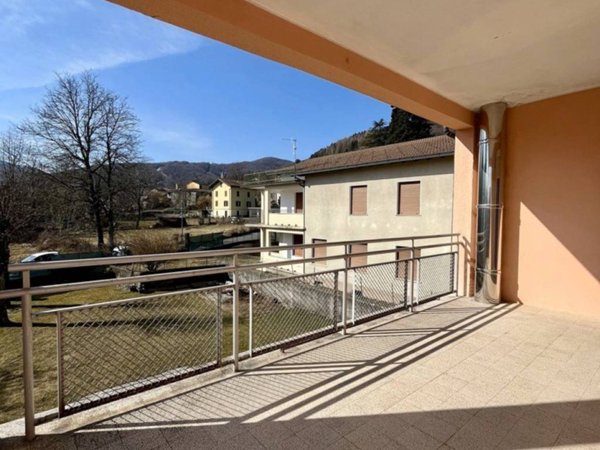 intera palazzina in vendita ad Alta Valle Intelvi in zona Lanzo d'Intelvi