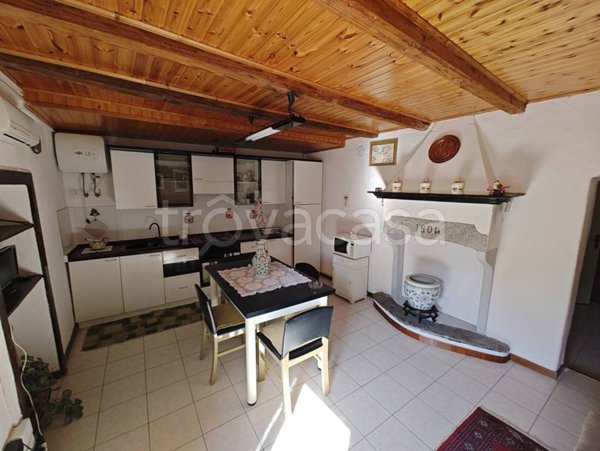 appartamento in vendita ad Alta Valle Intelvi in zona Lanzo d'Intelvi