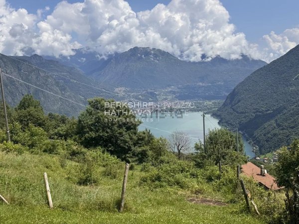 pentavano in vendita ad Alta Valle Intelvi