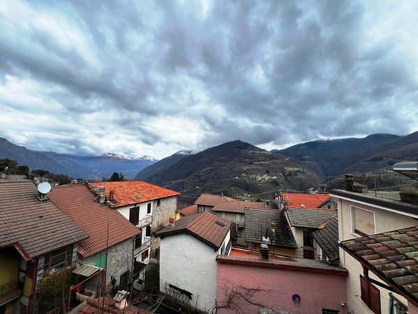 casa indipendente in vendita ad Alta Valle Intelvi in zona Ramponio Verna