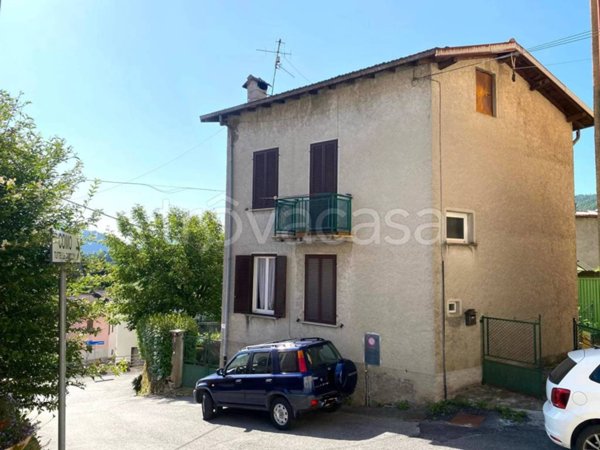 casa indipendente in vendita ad Alta Valle Intelvi