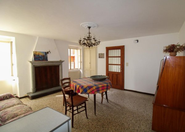 casa indipendente in vendita ad Alta Valle Intelvi in zona Scaria