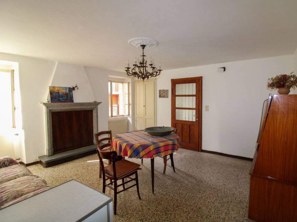casa indipendente in vendita ad Alta Valle Intelvi in zona Scaria