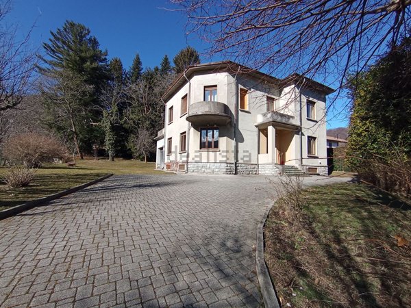 casa indipendente in vendita ad Alta Valle Intelvi in zona Lanzo d'Intelvi
