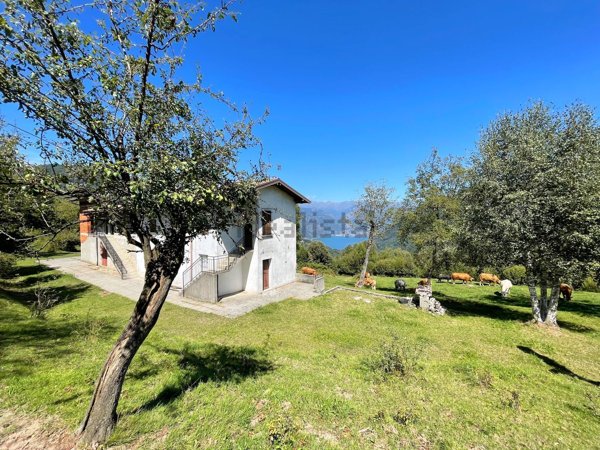 casa indipendente in vendita ad Alta Valle Intelvi