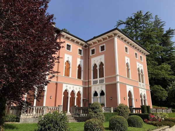 appartamento in vendita ad Alta Valle Intelvi in zona Lanzo d'Intelvi