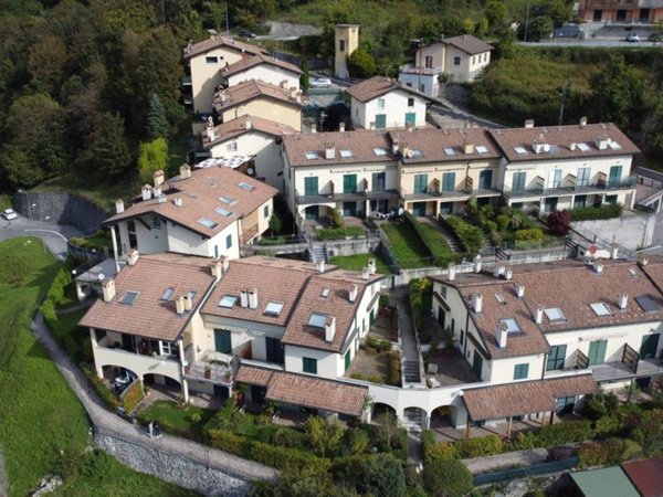 appartamento in vendita ad Alta Valle Intelvi in zona Scaria