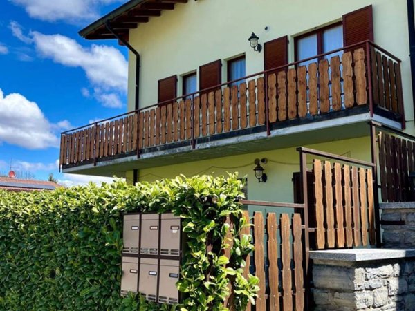appartamento in vendita ad Alta Valle Intelvi in zona Lanzo d'Intelvi