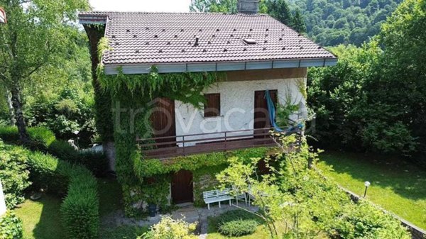 casa indipendente in vendita ad Alta Valle Intelvi in zona Lanzo d'Intelvi