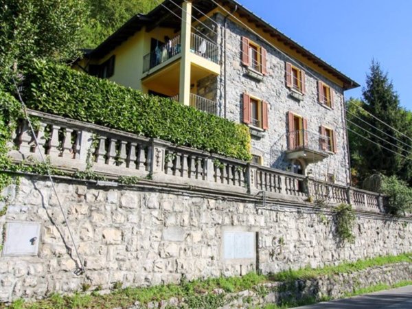 casa indipendente in vendita ad Alta Valle Intelvi in zona Ramponio Verna