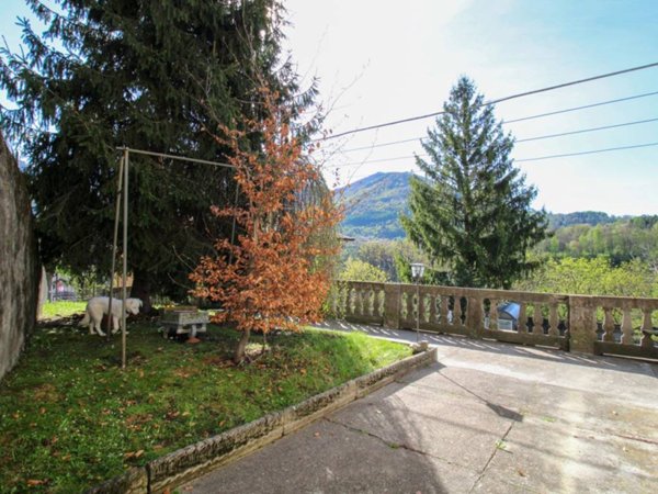 casa indipendente in vendita ad Alta Valle Intelvi in zona Ramponio Verna