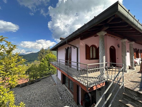 casa indipendente in vendita ad Alta Valle Intelvi in zona Lanzo d'Intelvi