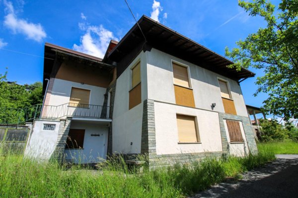 casa indipendente in vendita ad Alta Valle Intelvi in zona Pellio Intelvi