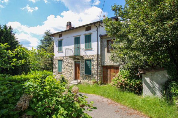 casa indipendente in vendita ad Alta Valle Intelvi in zona Pellio Intelvi