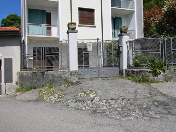 casa indipendente in vendita ad Alta Valle Intelvi in zona Lanzo d'Intelvi