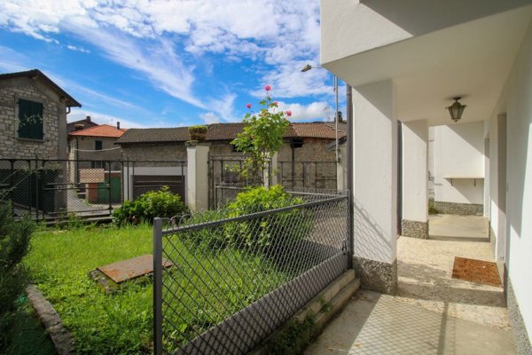 casa indipendente in vendita ad Alta Valle Intelvi in zona Scaria