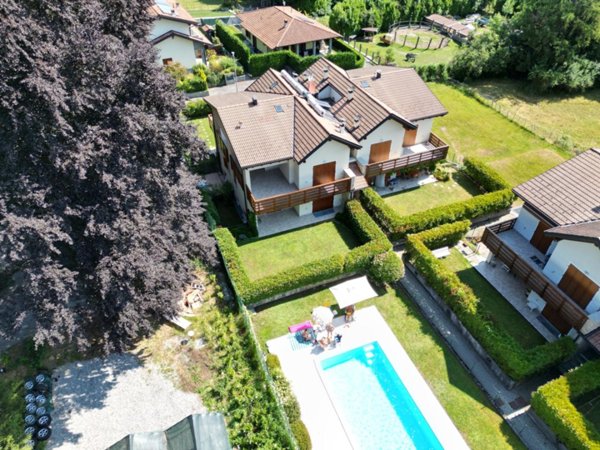 appartamento in vendita ad Alta Valle Intelvi in zona Lanzo d'Intelvi