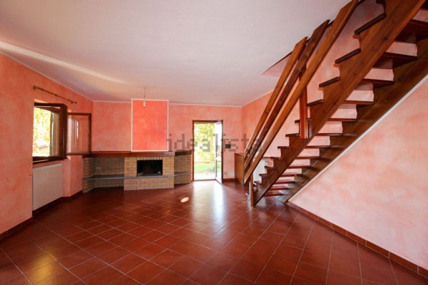 casa indipendente in vendita ad Alta Valle Intelvi in zona Lanzo d'Intelvi